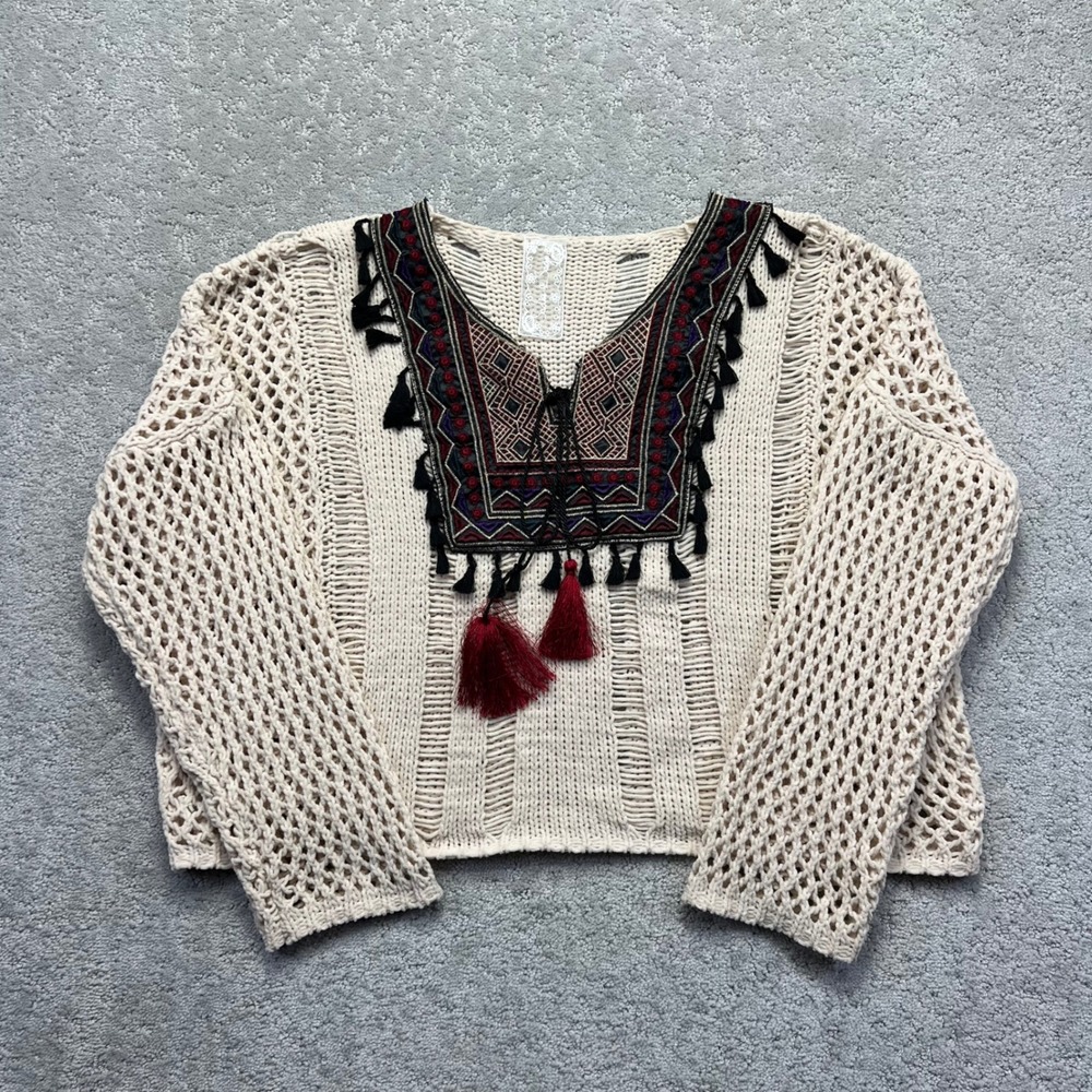 Sadie & Sage Crochet Knit Top Size S/M Cream Longsleeve Tassel Boho Cottagecore